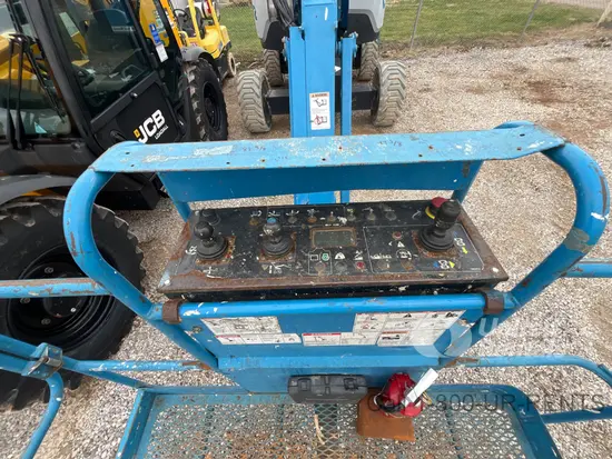 2016 Genie Z-60/37FE Articulating Boom Lift