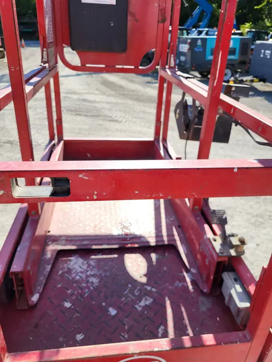 2019 MEC 1330SE Scissor Lift