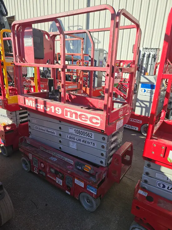 2018 MEC MICRO 19 Scissor Lift