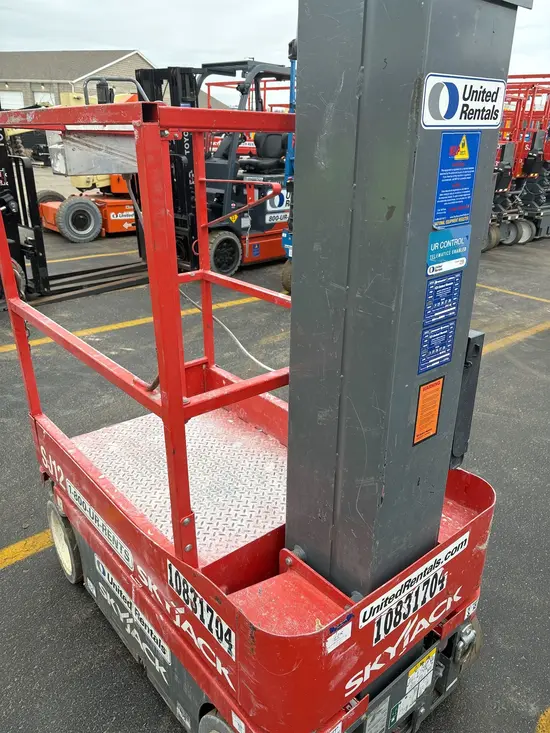 2018 Skyjack SJ12 Self-Propelled One-Person Lift