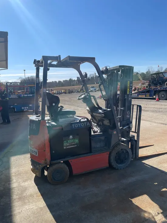 2018 Toyota 8FBCU25 Warehouse Forklift