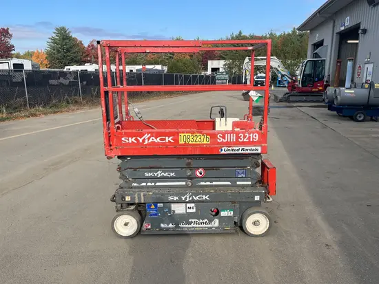 2018 Skyjack SJIII3219 Scissor Lift
