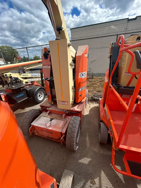 2016 JLG E300AJP Articulating Boom Lift