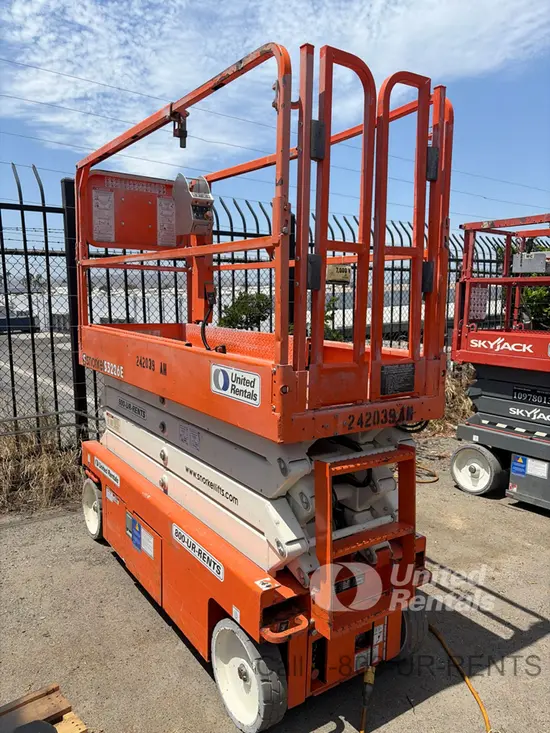 2019 Snorkel S3226E Scissor Lift