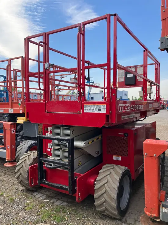 2018 MEC 4069ERT Scissor Lift
