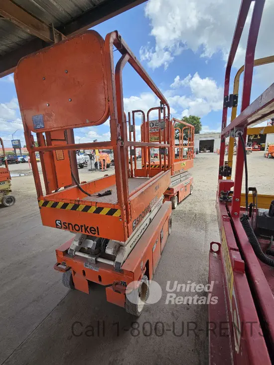 2021 Snorkel S3215E Scissor Lift
