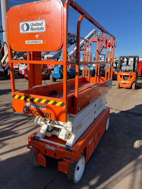 2018 Snorkel S3226E Scissor Lift