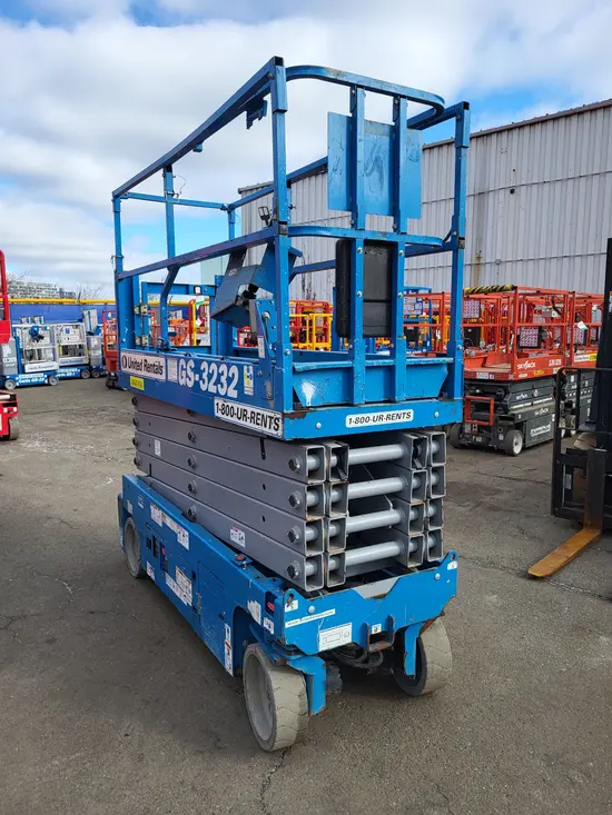 2017 Genie GS-3232 Scissor Lift