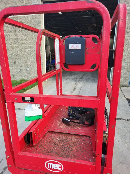 2018 MEC 1330SE Scissor Lift