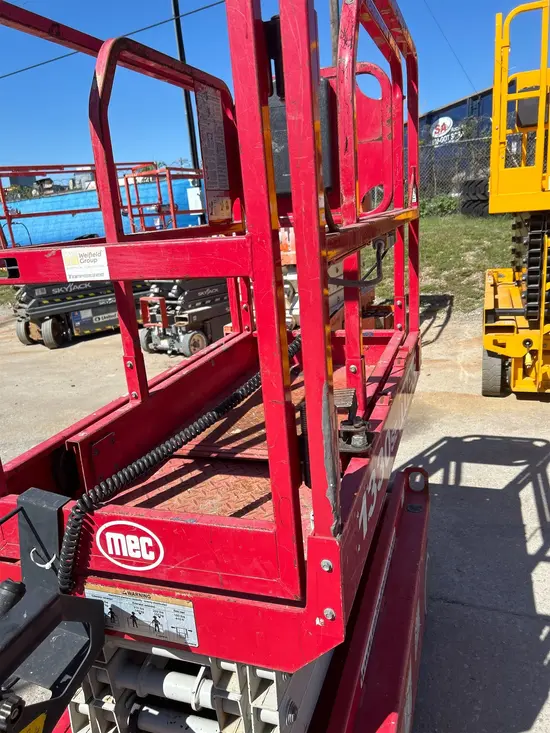 2018 MEC 1330SE Scissor Lift