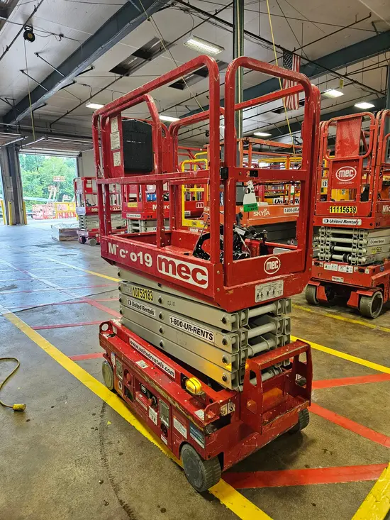 2018 MEC MICRO 19 Scissor Lift