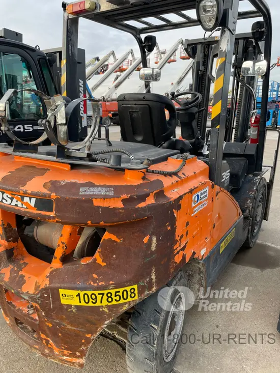 2019 Doosan G35S-7DF Warehouse Forklift