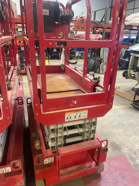 2018 MEC 1330SE Scissor Lift