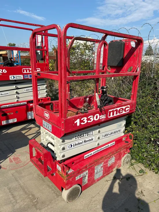 2019 MEC 1330SE Scissor Lift