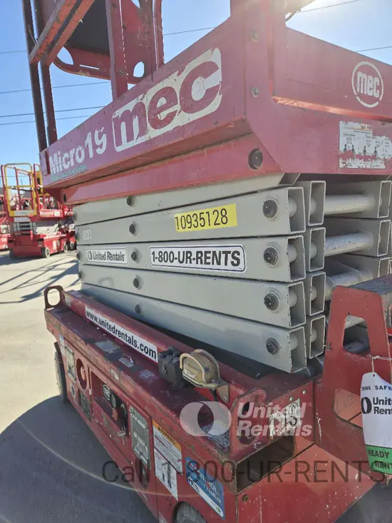 2019 MEC MICRO 19 Scissor Lift