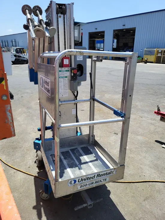 2018 Genie AWP-30SDC Pusharound Lift