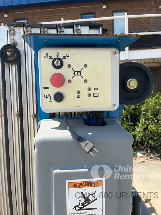 2018 Genie AWP-30SDC Pusharound Lift