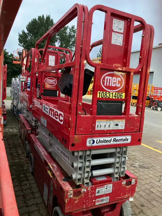 2018 MEC 1930SE Scissor Lift