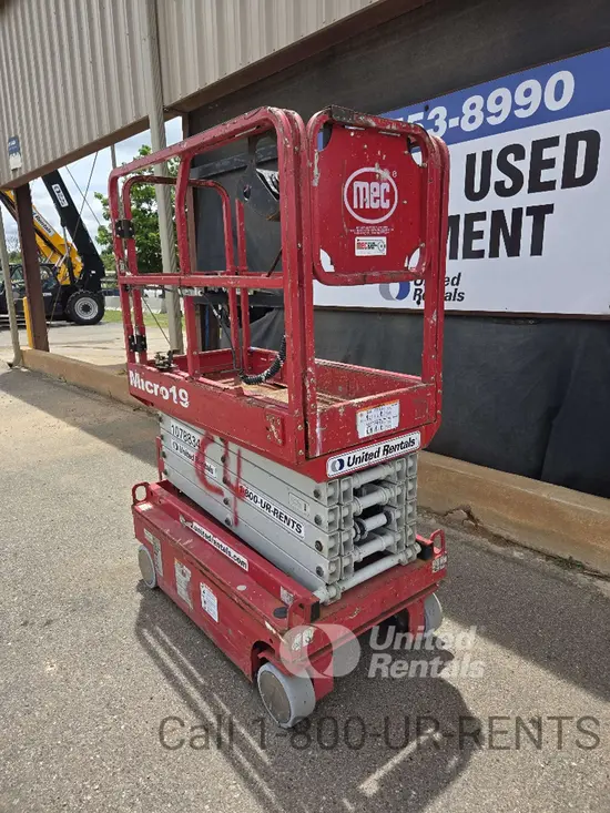 2018 MEC MICRO 19 Scissor Lift