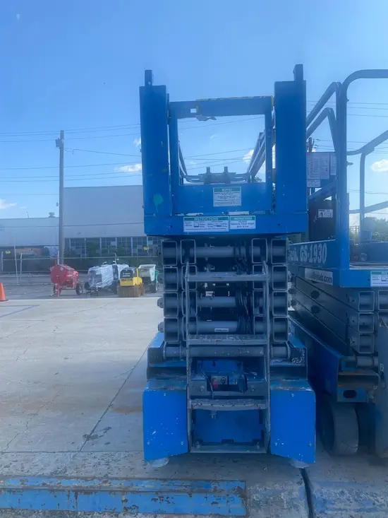 2017 Genie GS-3232 Scissor Lift