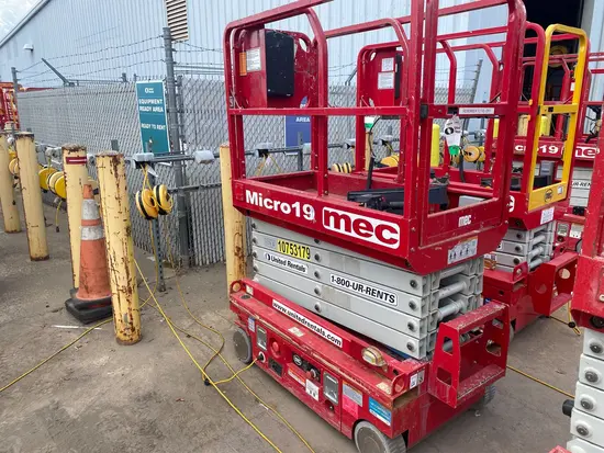 2018 MEC MICRO 19 Scissor Lift