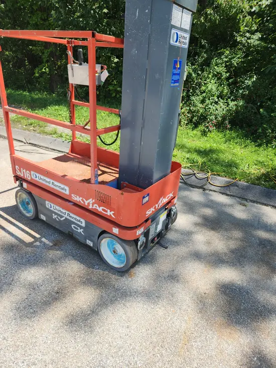 2019 Skyjack SJ16 Self-Propelled One-Person Lift