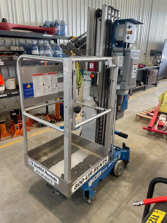 2019 Genie AWP-25SDC Pusharound Lift