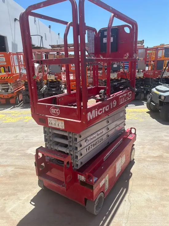 2018 MEC MICRO 19 Scissor Lift