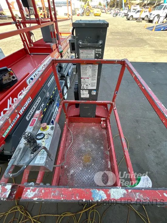 2017 Skyjack SJ16 Self-Propelled One-Person Lift