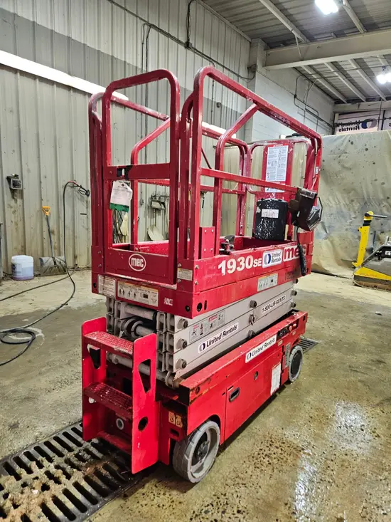 2018 MEC 1930SE Scissor Lift