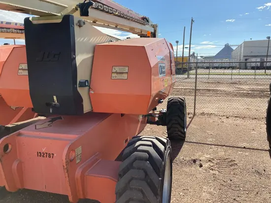 2013 JLG 800AJ Articulating Boom Lift