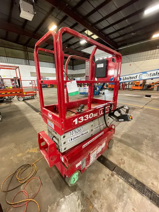 2018 MEC 1330SE Scissor Lift