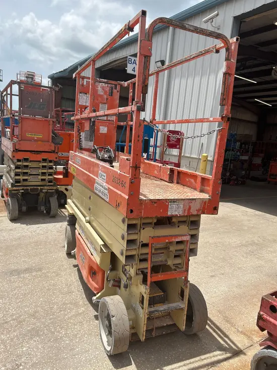 2017 JLG 2632ES Scissor Lift