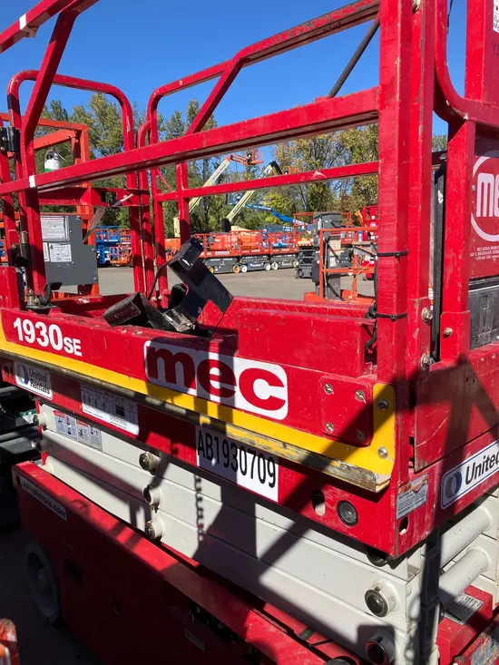 2018 MEC 1930SE Scissor Lift