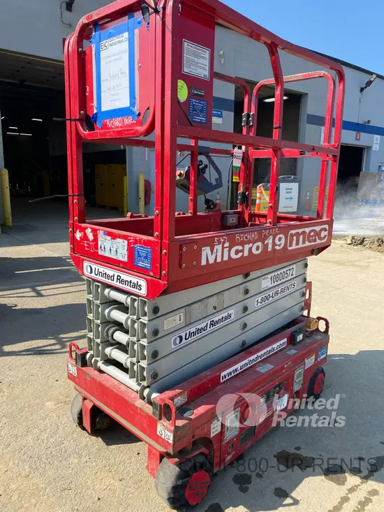 2018 MEC MICRO 19 Scissor Lift