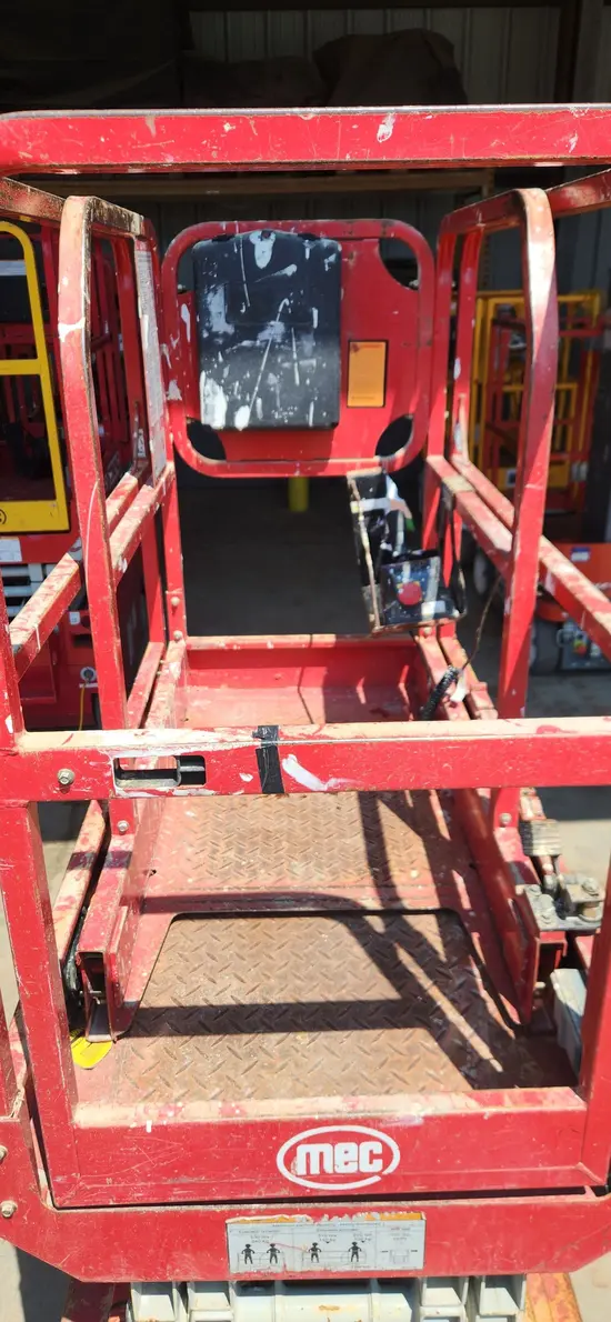 2019 MEC 1330SE Scissor Lift