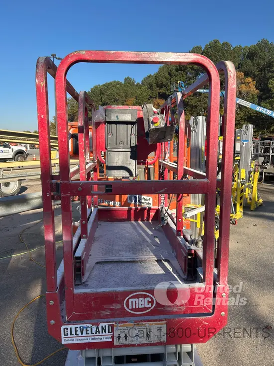 2018 MEC MICRO 19 Scissor Lift