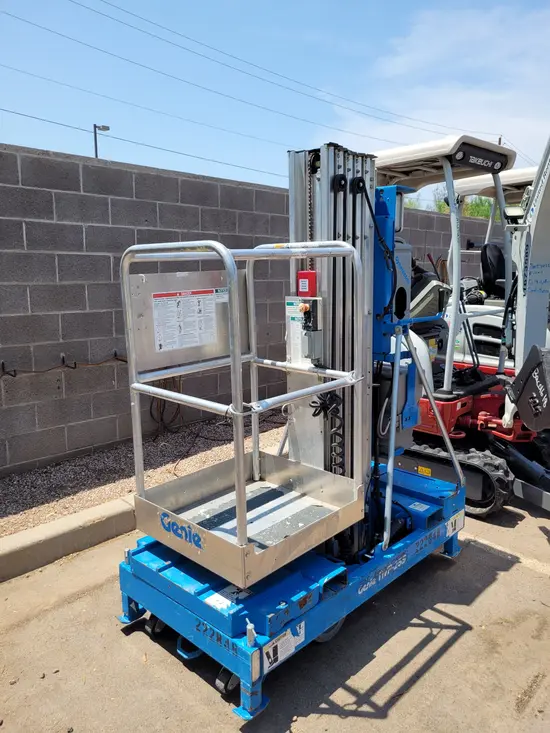 2018 Genie IWP-25S DC Pusharound Lift