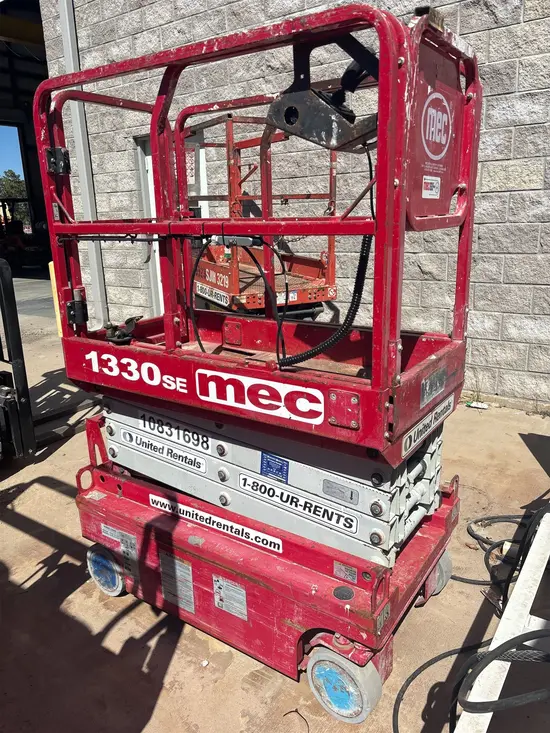 2018 MEC 1330SE Scissor Lift