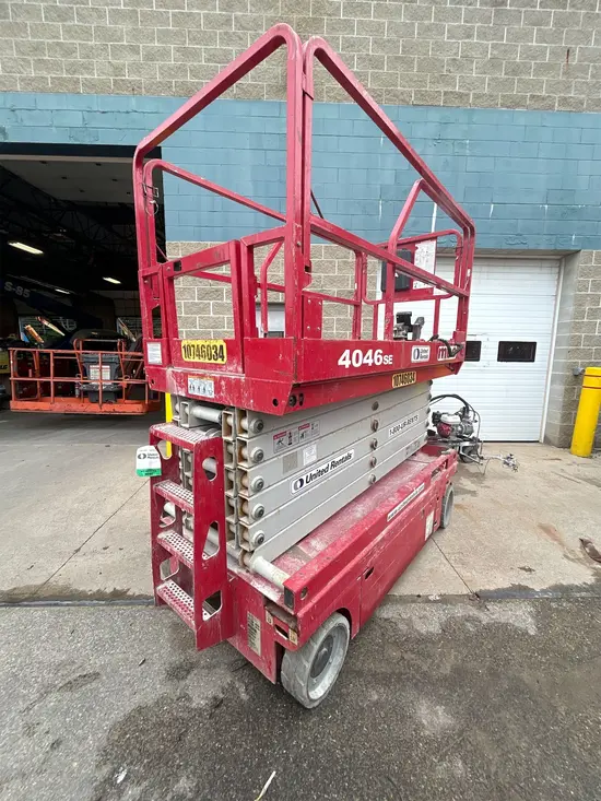 2018 MEC 4046SE Scissor Lift