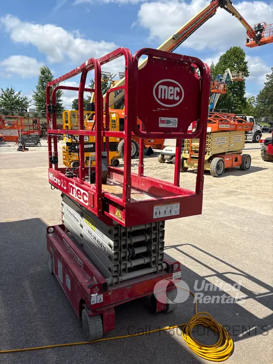2018 MEC MICRO 19 Scissor Lift