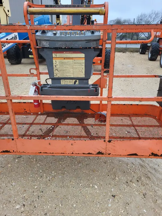 2018 JLG 800AJ Articulating Boom Lift