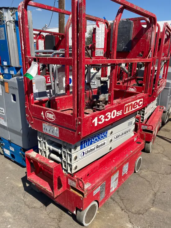 2018 MEC 1330SE Scissor Lift