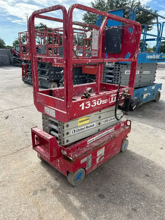 2018 MEC 1330SE Scissor Lift