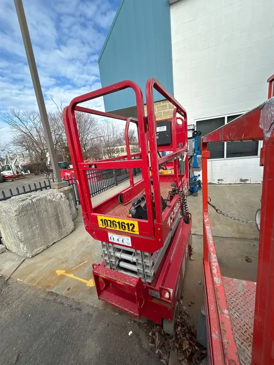 2018 MEC 1330SE Scissor Lift