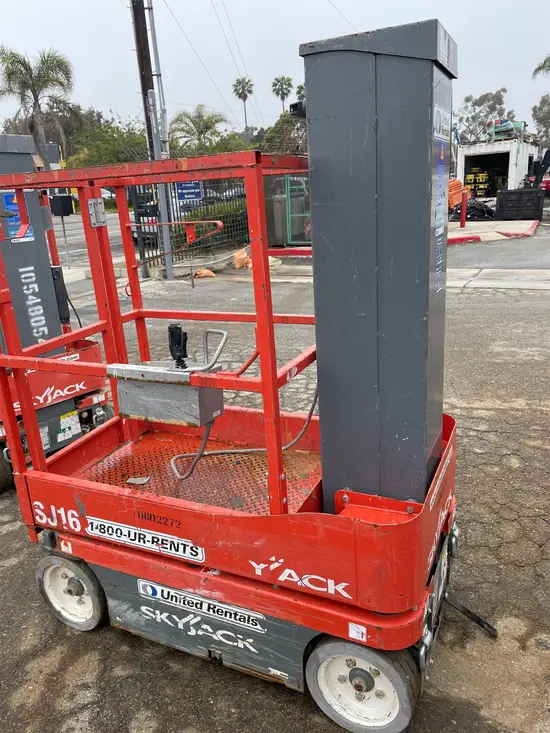 2017 Skyjack SJ16 Self-Propelled One-Person Lift