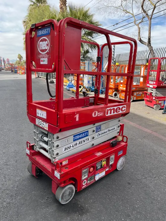 2018 MEC 1330SE Scissor Lift