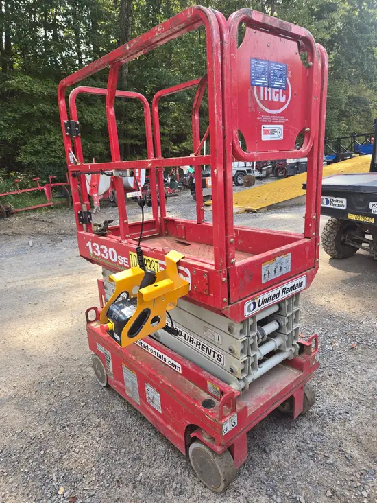 2019 MEC 1330SE Scissor Lift