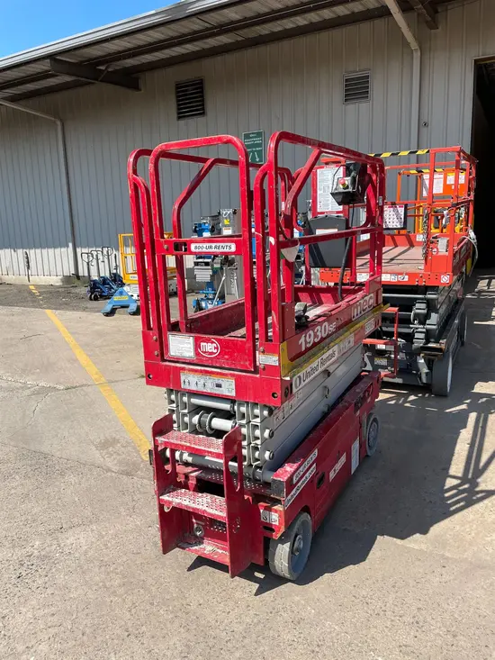 2017 MEC 1930SE Scissor Lift