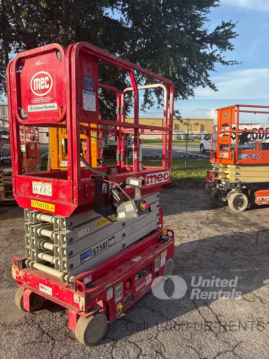 2018 MEC MICRO 19 Scissor Lift